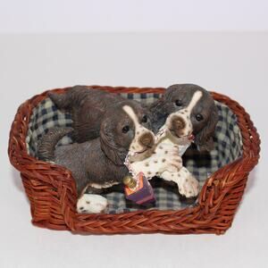 1998 Living Stone Black/White Springer Pups Sidekicks in Wicker Basket Figurine